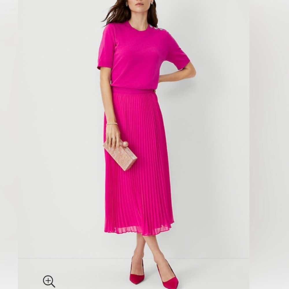 NWT Ann Taylor Vibrant Pink Pleated Skirt
